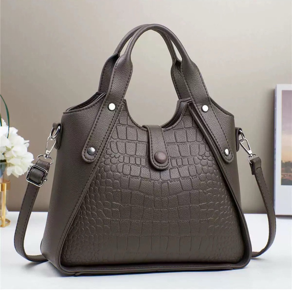 Elegant Brown Crocodile Pattern Handbag Elegant Brown Crocodile Pattern Handbag